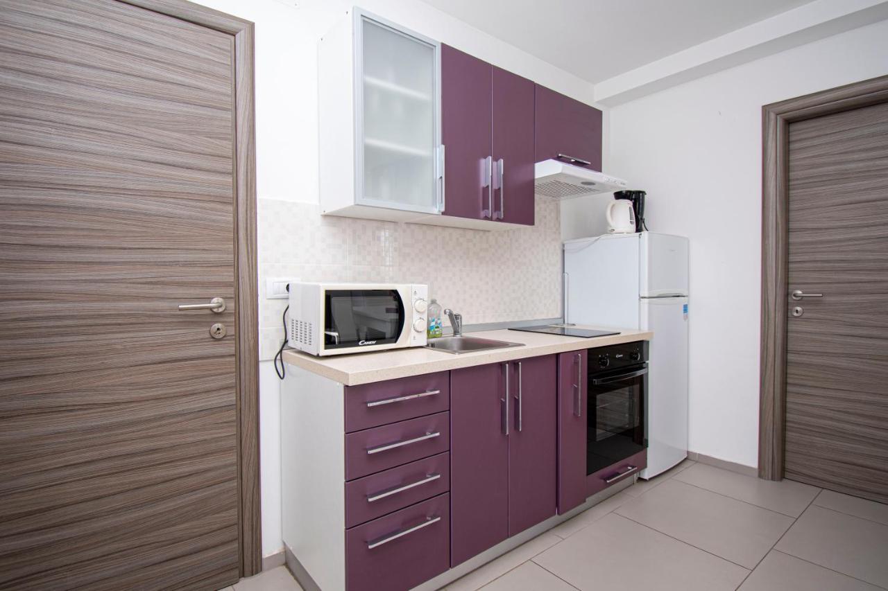 Lotuspoolapart Premantura Exterior foto